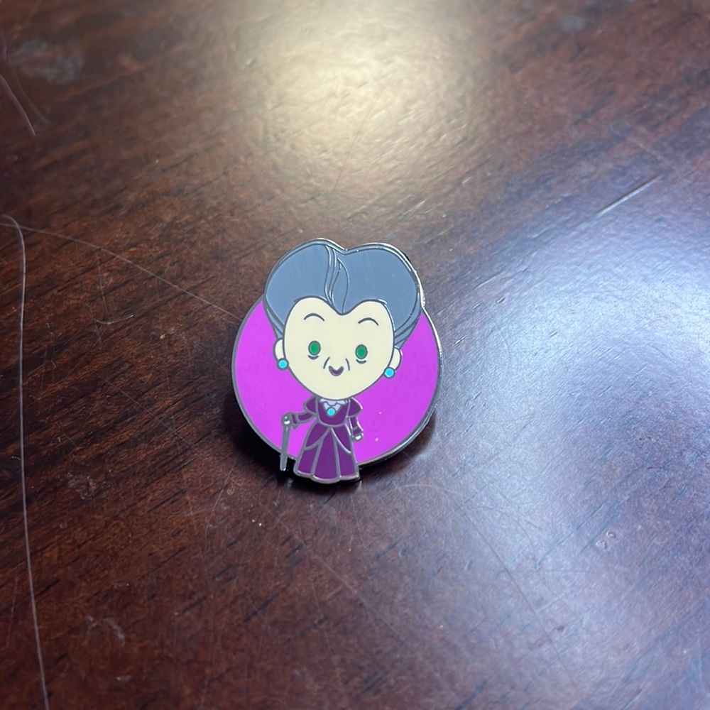 Disney Pin, cute Lady Tremaine, Cinderella